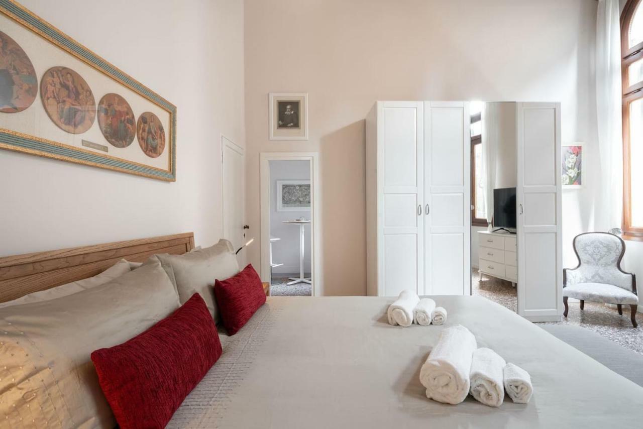 Apartment Ponte Raspi Canal View Венеція Екстер'єр фото