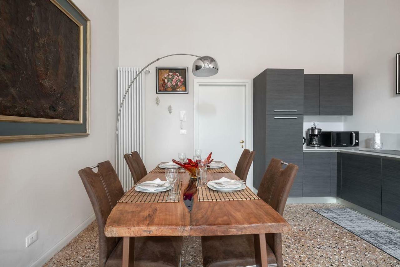 Apartment Ponte Raspi Canal View Венеція Екстер'єр фото