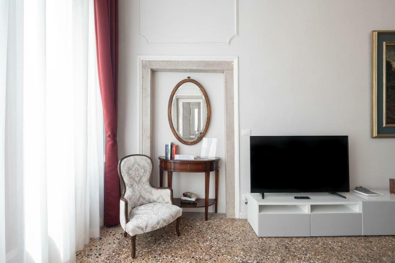Apartment Ponte Raspi Canal View Венеція Екстер'єр фото